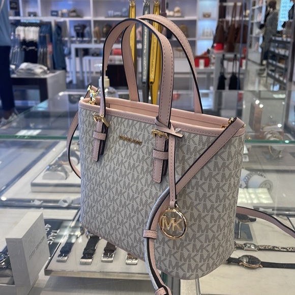 MICHAEL KORS 
Jet Set Travel Extra-Small Logo Top-Zip Tote Bag
Powder Blush
NWT - Picture 6 of 16